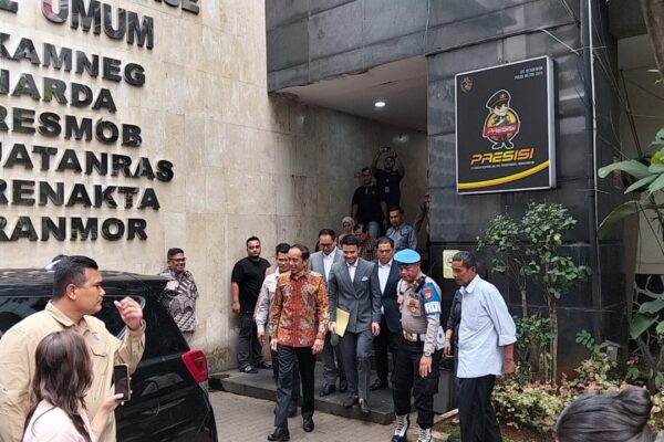 Jokowi Laporkan Dugaan Fitnah Ijazah Palsu: Saya Kira Sudah Berakhir! Jokowi Laporkan Dugaan Fitnah