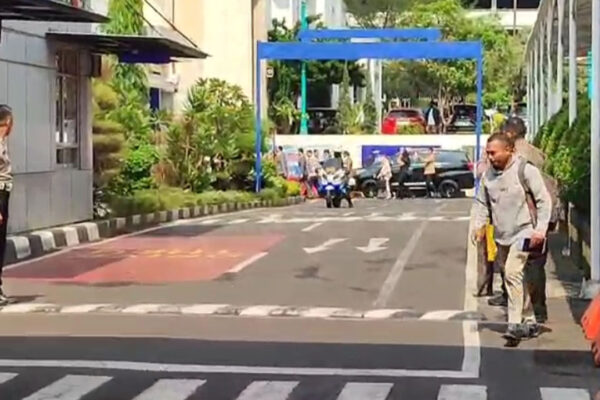 Jokowi Laporkan Dugaan Fitnah Ijazah Palsu ke Polda Metro Jaya Jokowi Laporkan Dugaan Fitnah