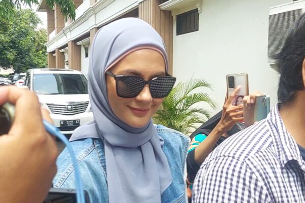 Paula Verhoeven Bawa Perkara Hakim PA Jaksel ke Komnas Perempuan, Tuduh Ada Ketidakadilan Gender Paula Verhoeven Bawa Perkara