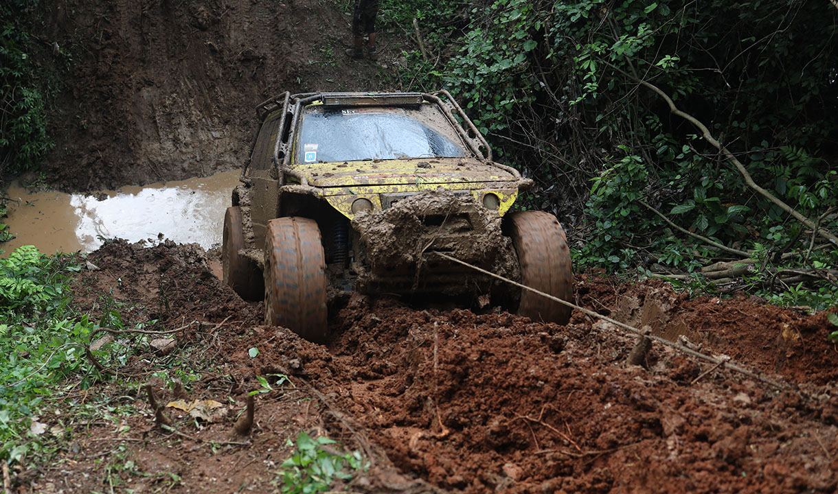 Ratusan Offroader Tantang Medan