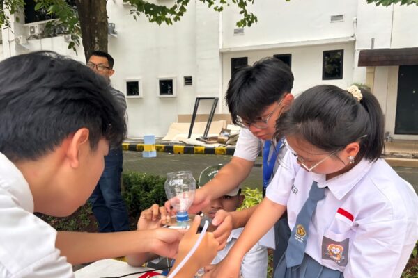Mahasiswa Teknik President University
