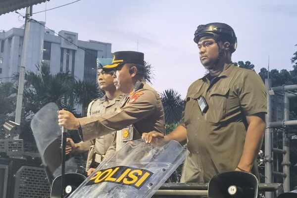 Lengah Pegang HP di Trotoar, PNS Jadi Korban Duo Jambret Juanda Lengah Pegang HP di Trotoar
