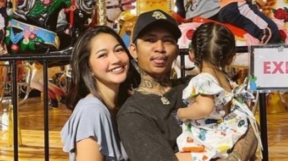Young Lex dan Erika