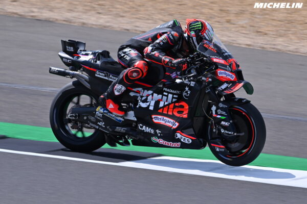 MotoGP Inggris 2025: Aprilia Cetak Sejarah, Bezzecchi Juara di Silverstone, Quartararo Gagal Finis MotoGP Inggris 2025