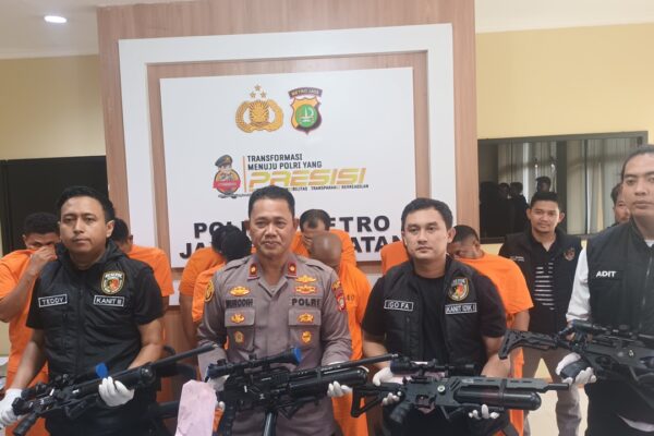 Polisi Ungkap Kronologi Bentrok di Kemang, 10 Orang Ditetapkan sebagai Tersangka Polisi Ungkap Kronologi Bentrok